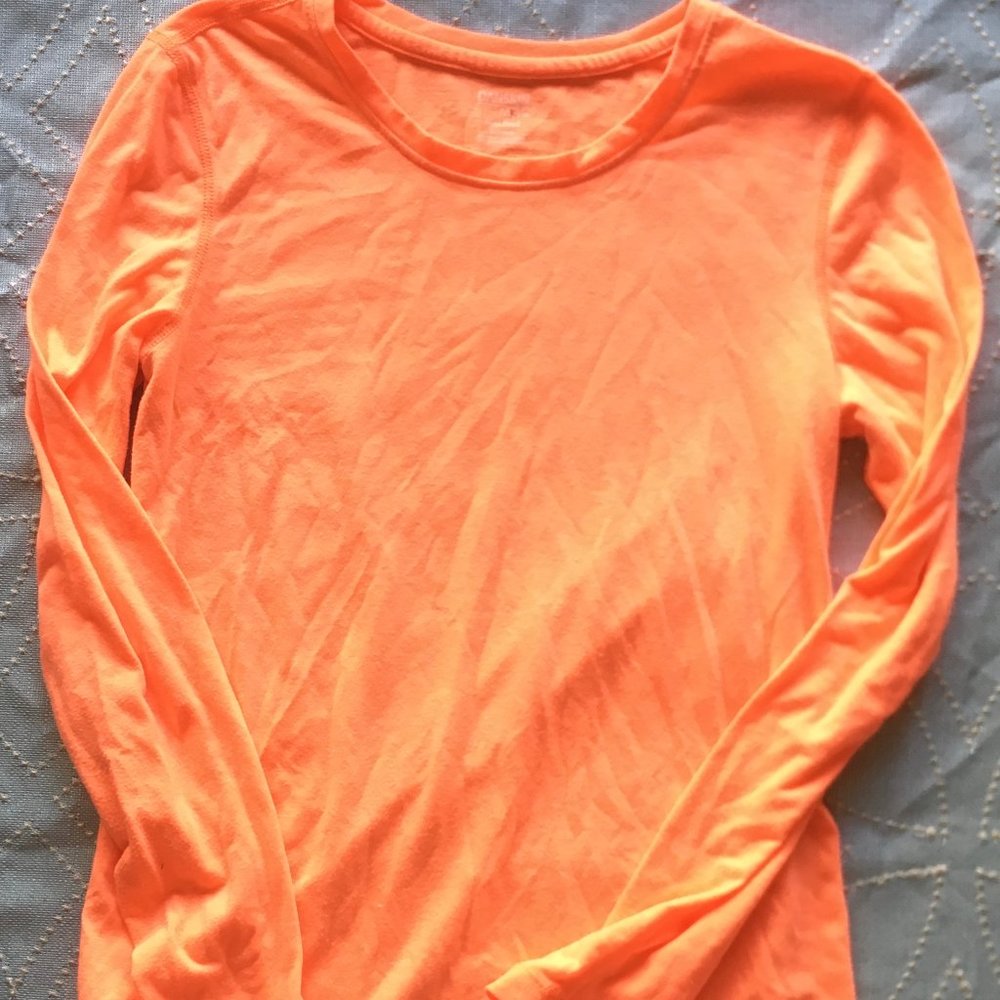 Danskin sports long sleeve shirt